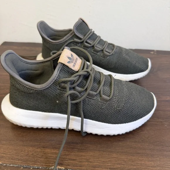 Adidas Originals Tubular Shadow "Trace Cargo" - Minimalist Streetwear Sneakers - Picture 5 of 7